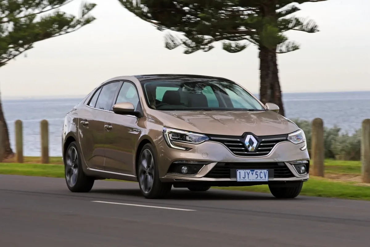 Renault Megane 2019, pogled spreda