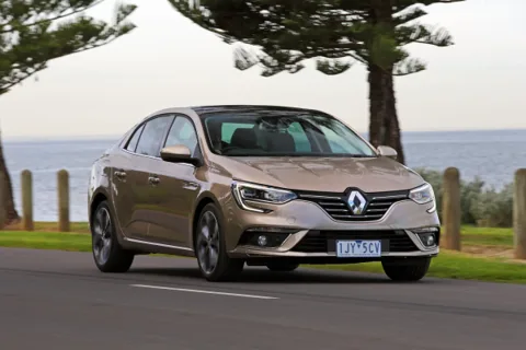 Renault Megane 2019, pogled spreda